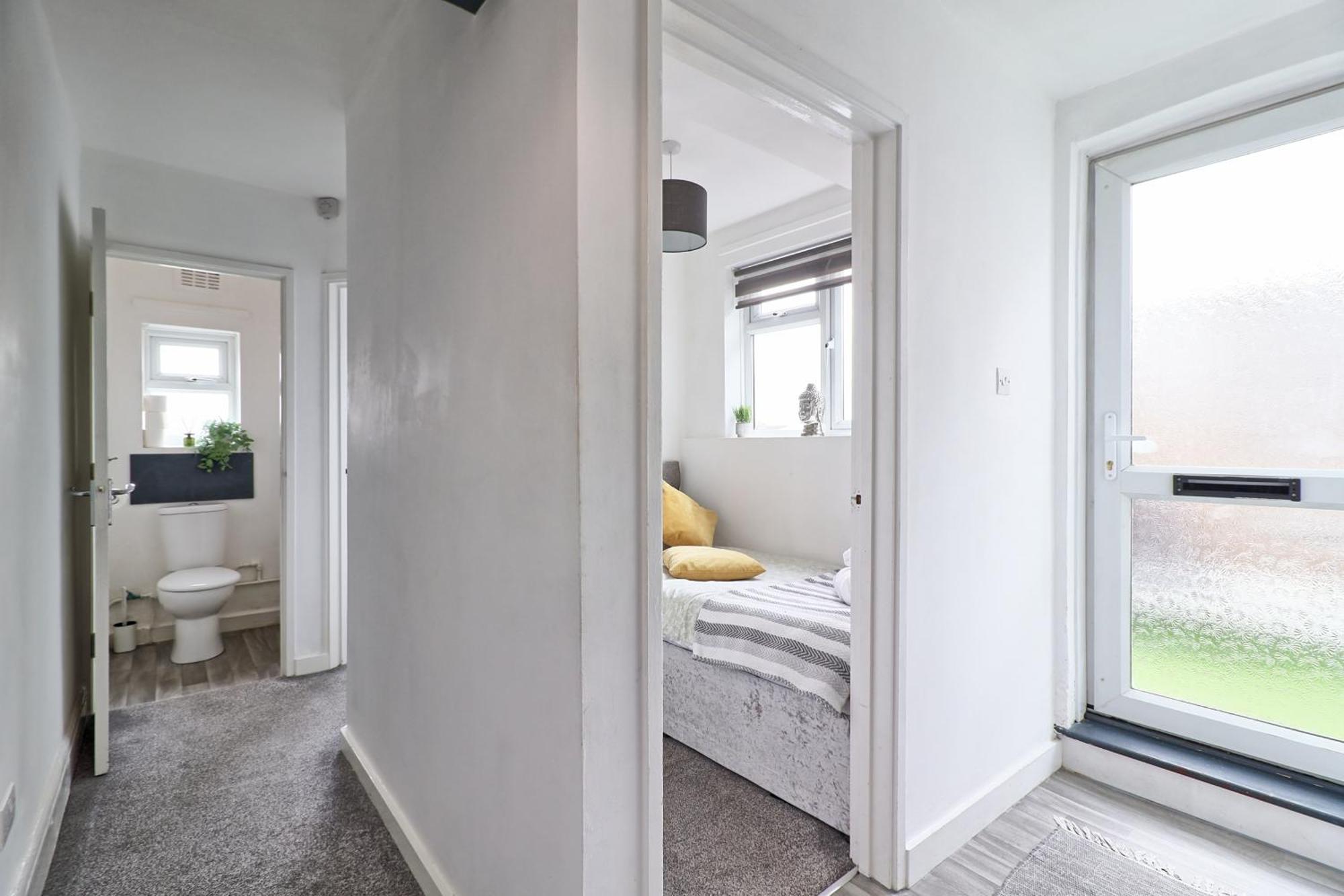 Luxury 3-Bed Apartment Near To London With Parking Hornchurch Ngoại thất bức ảnh