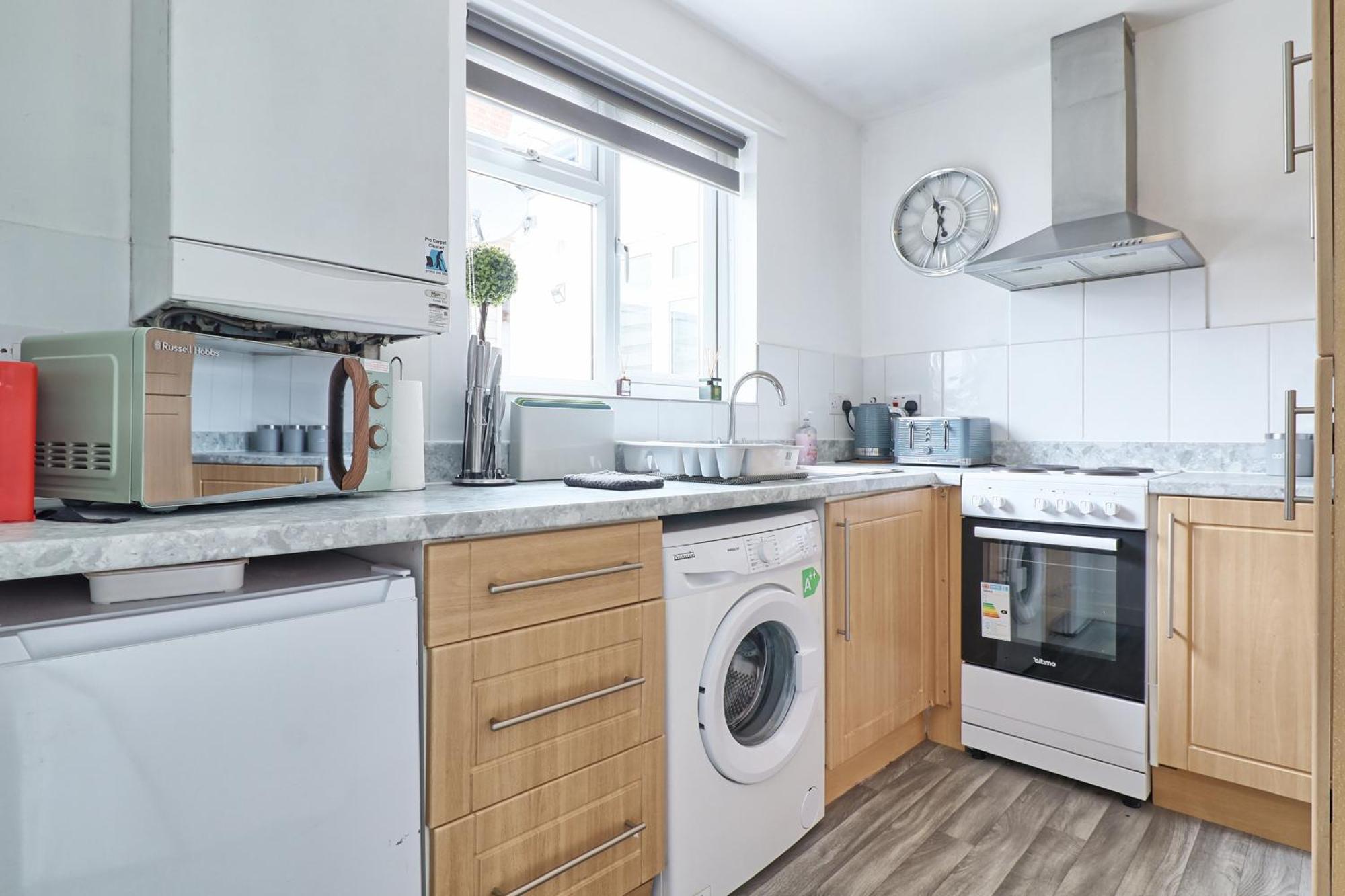 Luxury 3-Bed Apartment Near To London With Parking Hornchurch Ngoại thất bức ảnh