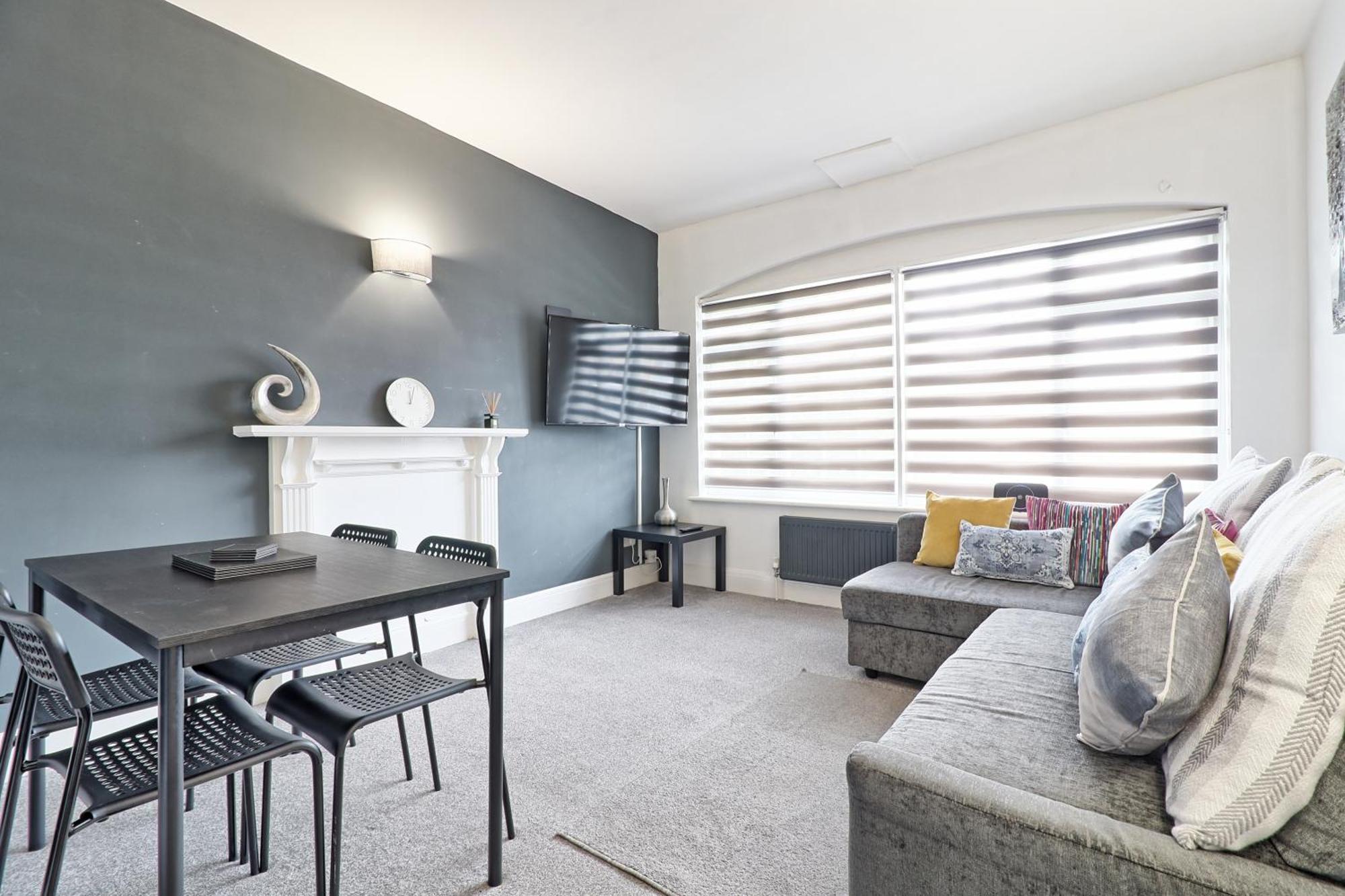 Luxury 3-Bed Apartment Near To London With Parking Hornchurch Ngoại thất bức ảnh